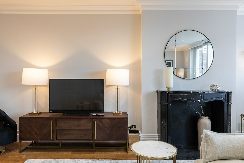 Фото Altido Astonishing 2 Bedroom near Mayfair & Piccadilly Circus