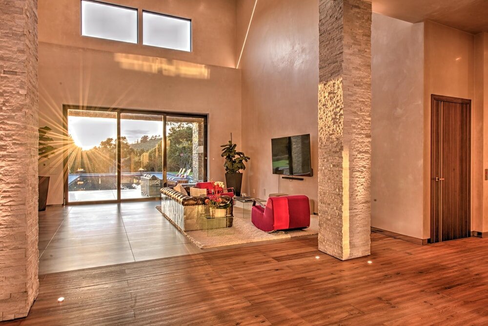 Фото Lx1a: Luxury Contemporary Villa in The Middle of Nature