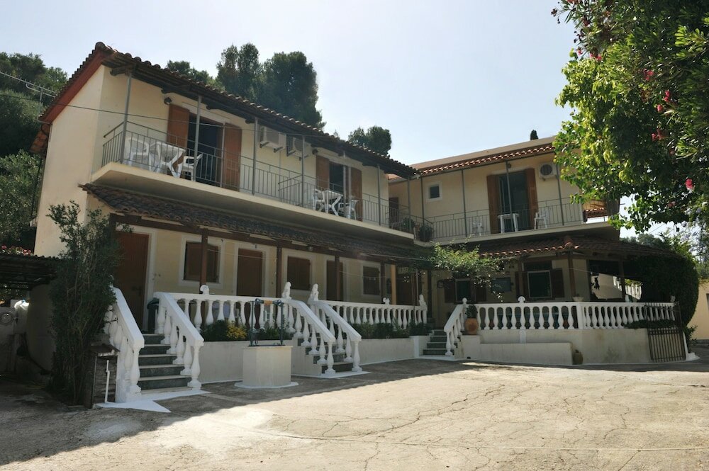 Фото Petros Giatras - Rooms