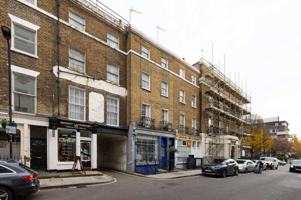 Фото The Escalier Mews - Stunning 3bdr Mews Home Flooded with Natural Light