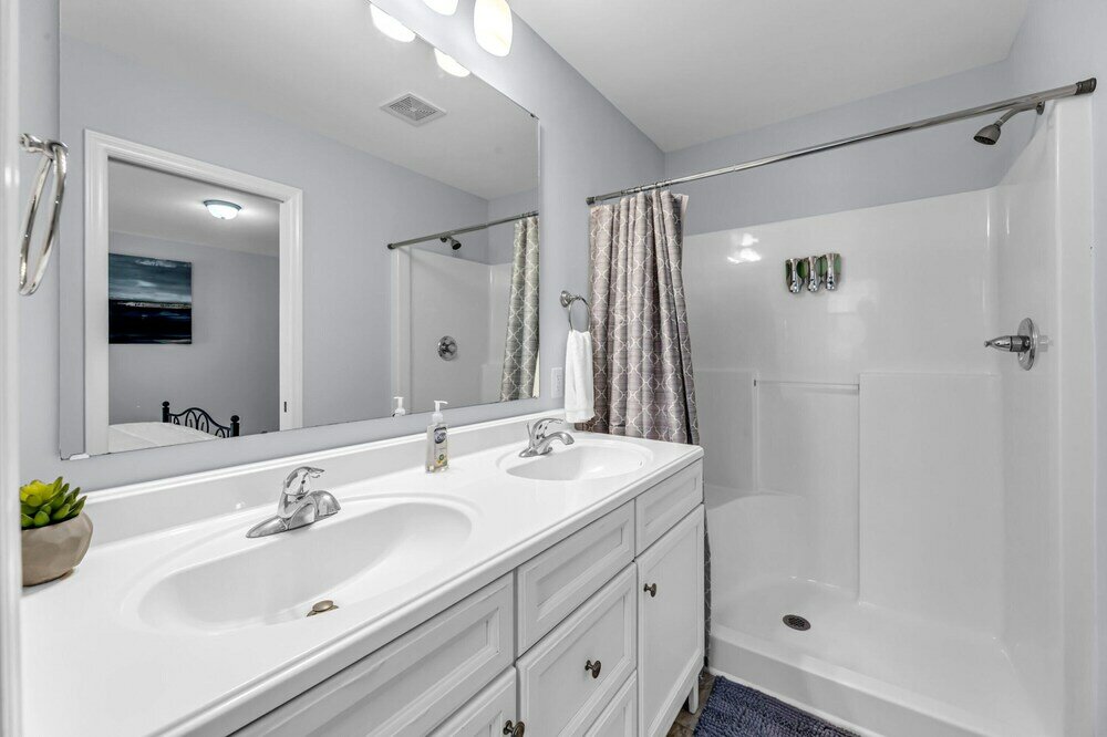 Фото 5006 Beale Ave Orange Door