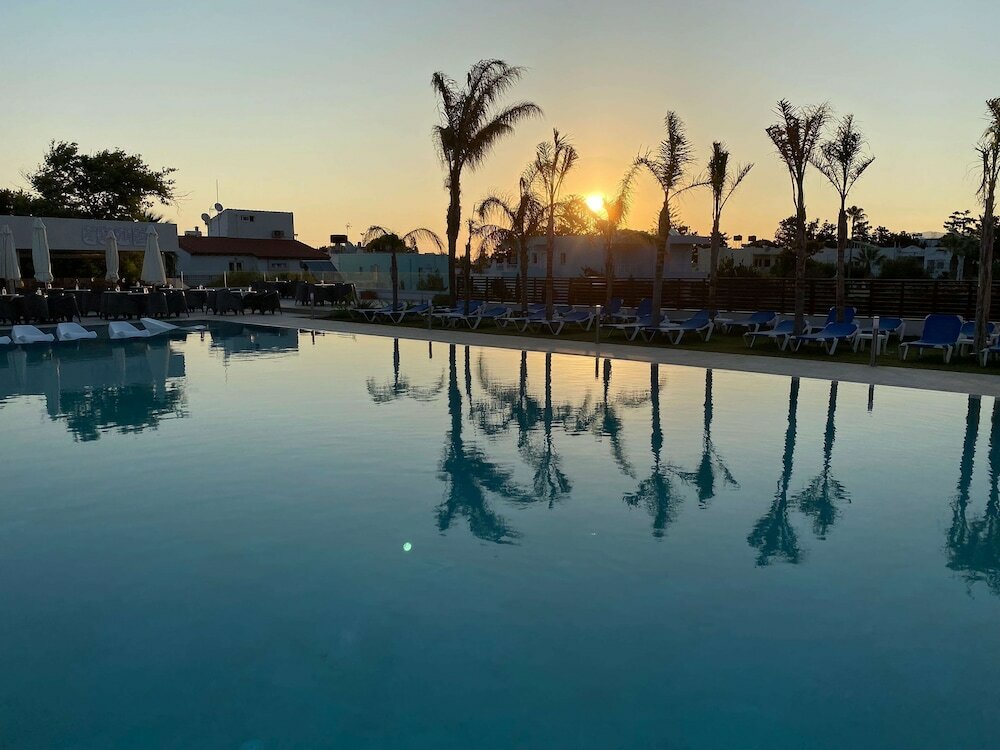 Фото Kyknos Beach Hotel & Bungalows - All Inclusive