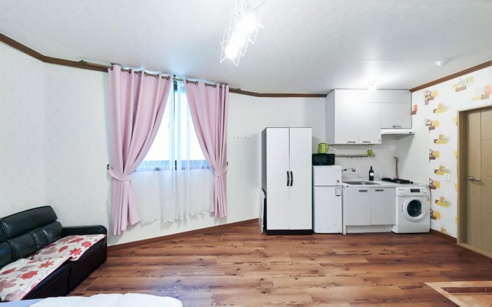 Фото Yeosu Expo Pension Hotel