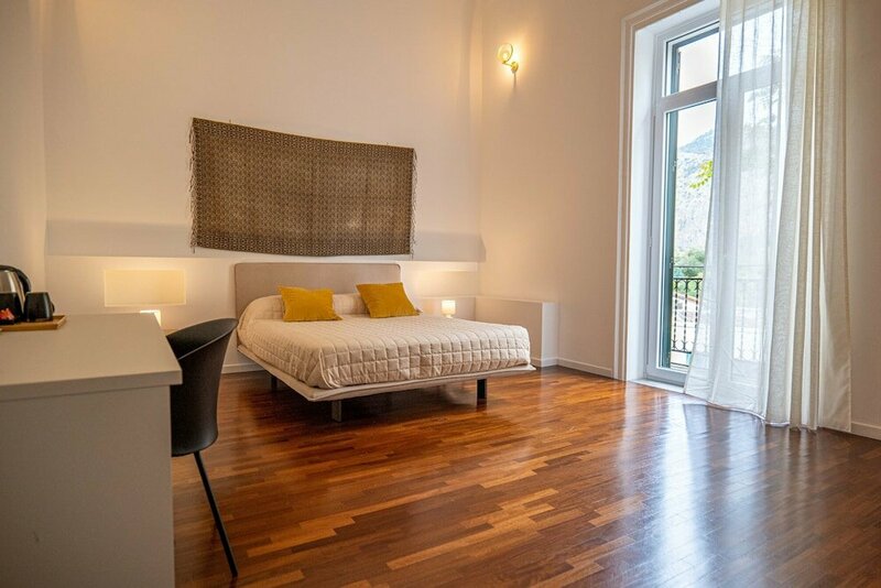 Гостиница Costa Suites в Палермо