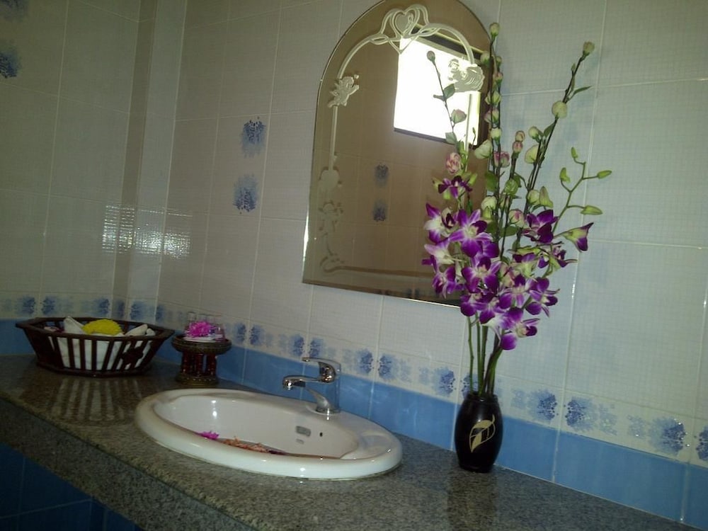 Фото Chaya Resort