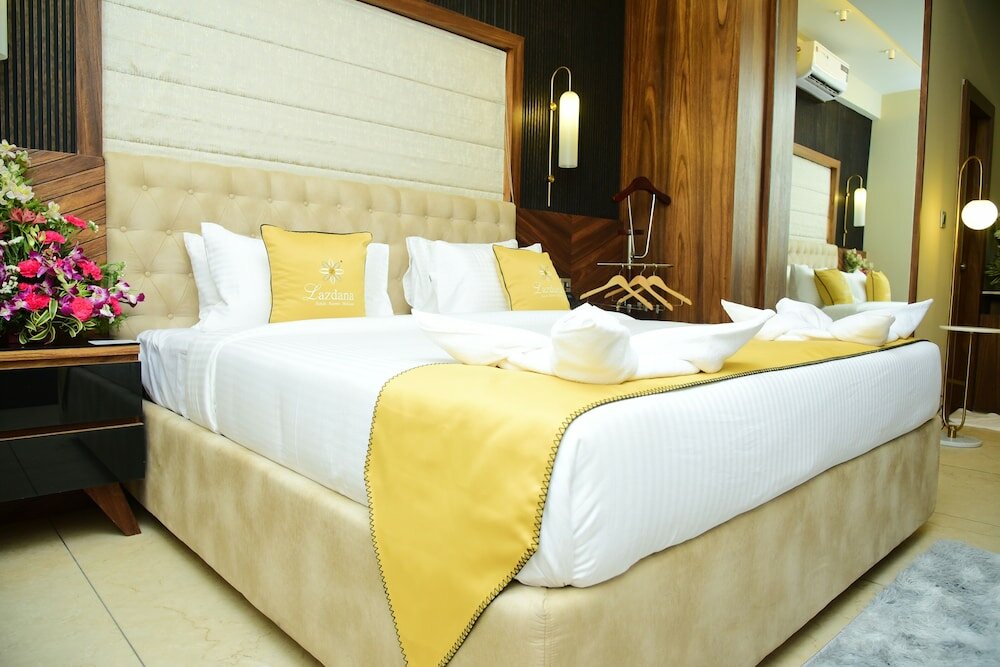 Фото Lazdana Hotel Bangalore