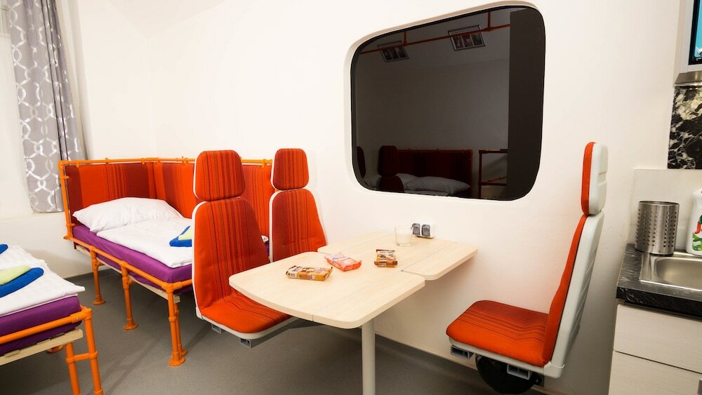 Фото Metro Apartment