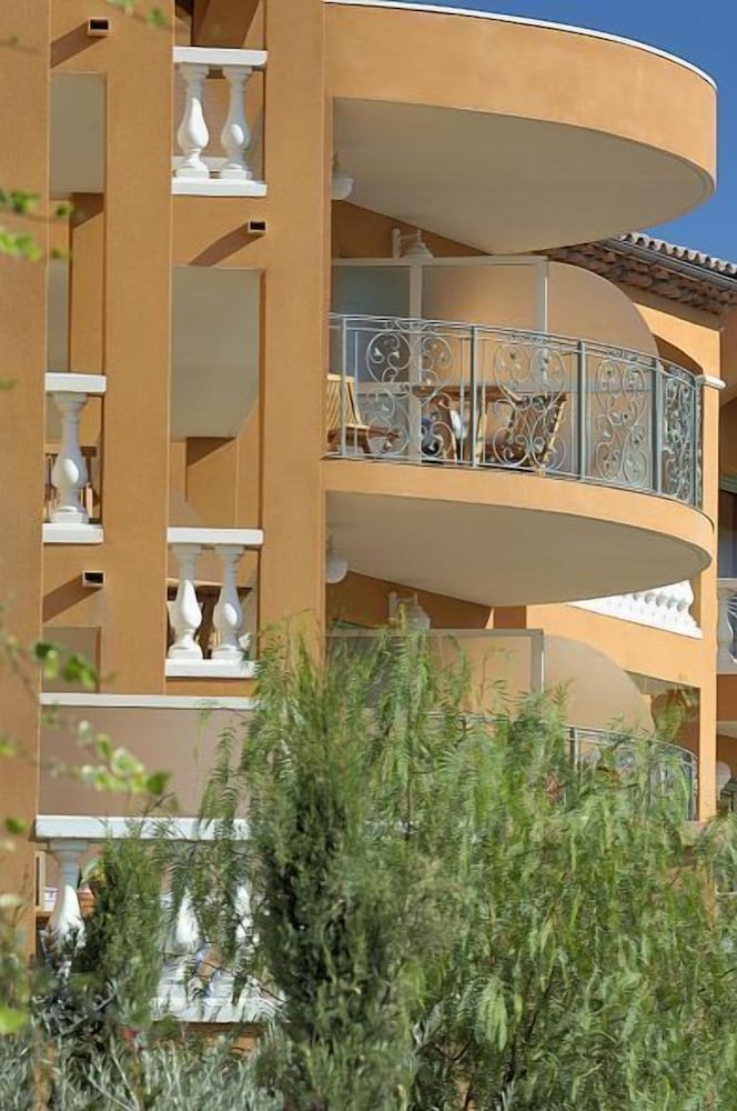 Фото Hotel Lou Castelet