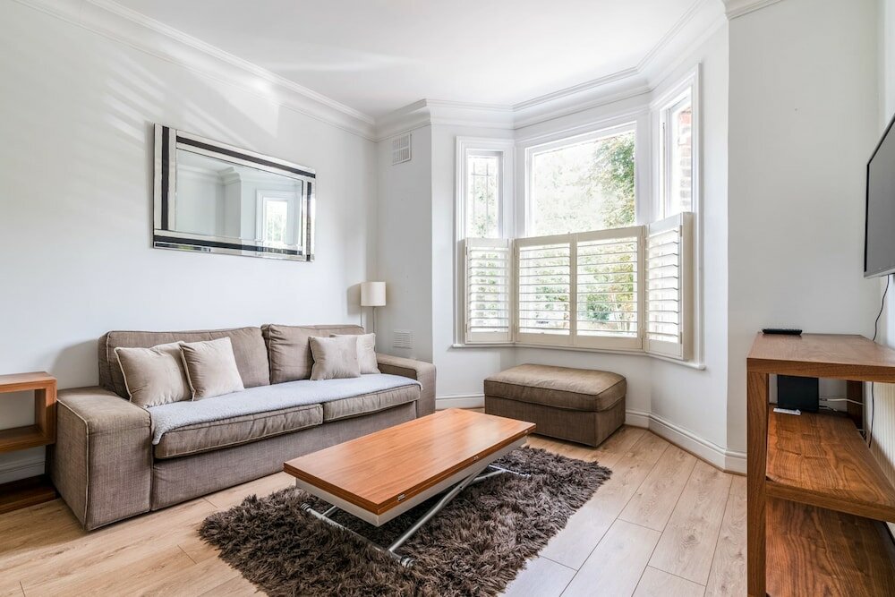 Фото Charming Wandsworth Common Flat