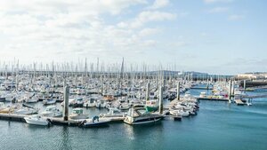Гостиница Hôtel Barracuda & SPA, Centre Port, pieds dans l