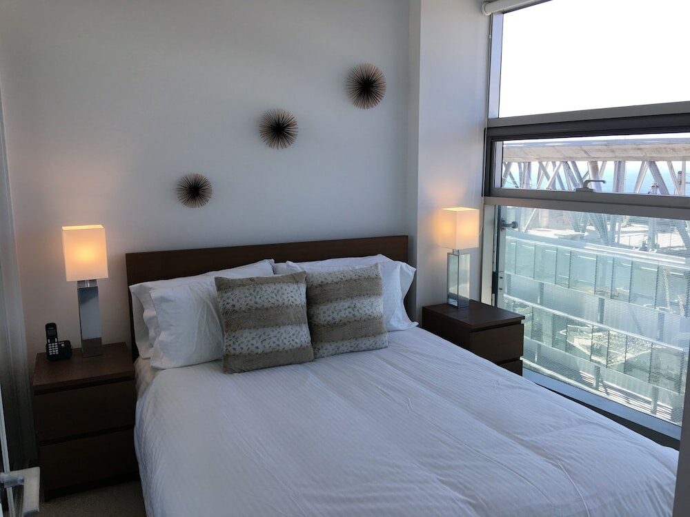 Фото To Stays - York and Lakeshore