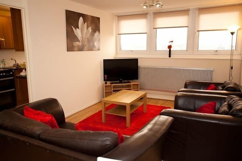 Фото Victoria Centre Apartments & Annexe