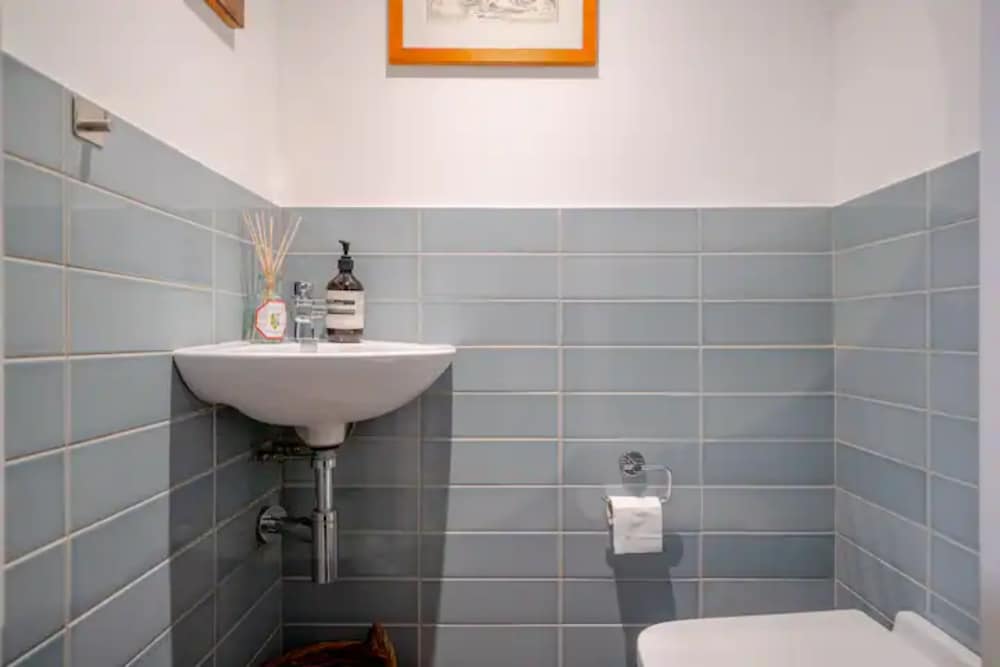 Фото Charming 4bd House With Private Garden - Tooting