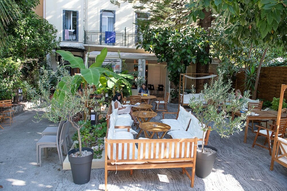 Фото Auberge de Jeunesse Hi Nice - Les Camélias