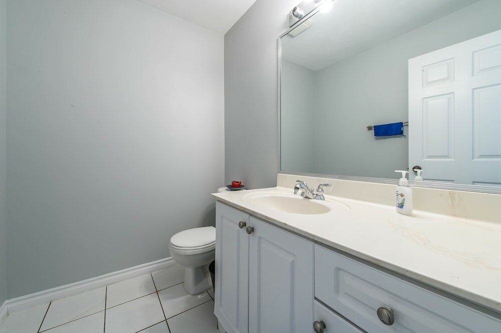 Фото Family Home-Metrotown by Elevate Rooms