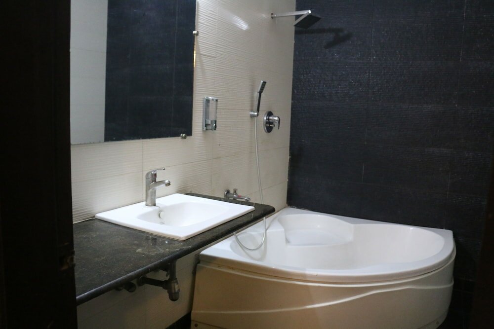 Фото Airport Hotel Delhi Aerocity Inn