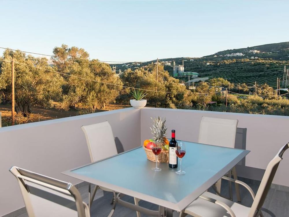 Фото Villa Kalli