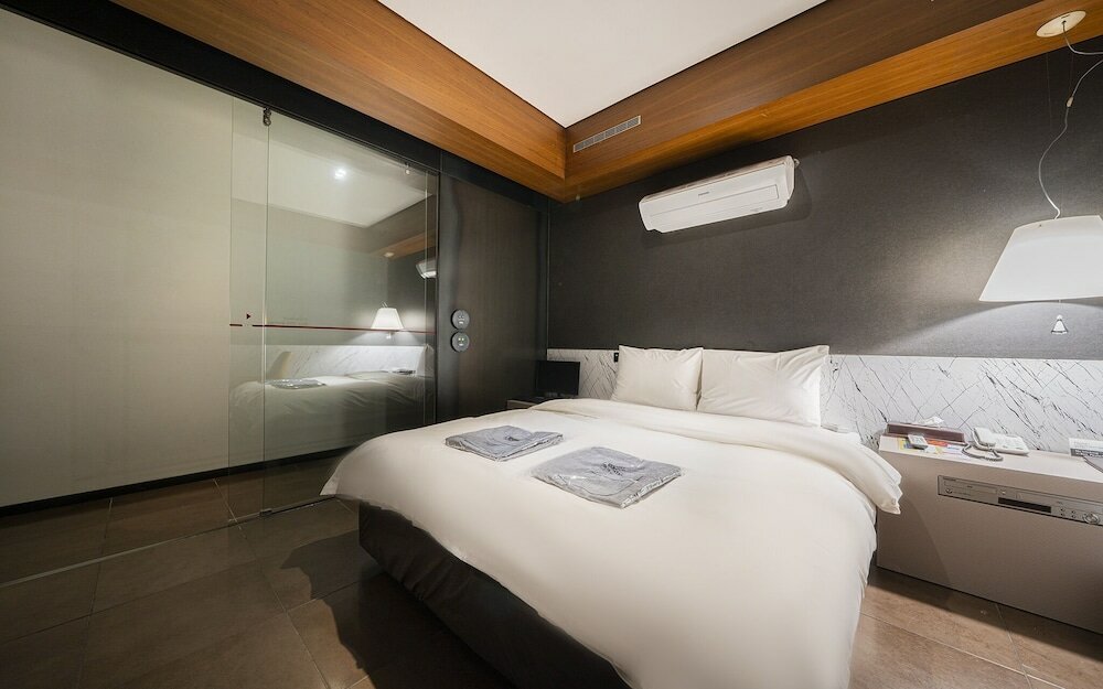 Фото Yeoksam Bare