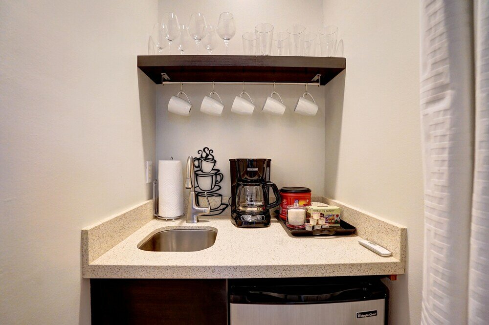 Фото Fabulous 4br home close to beach