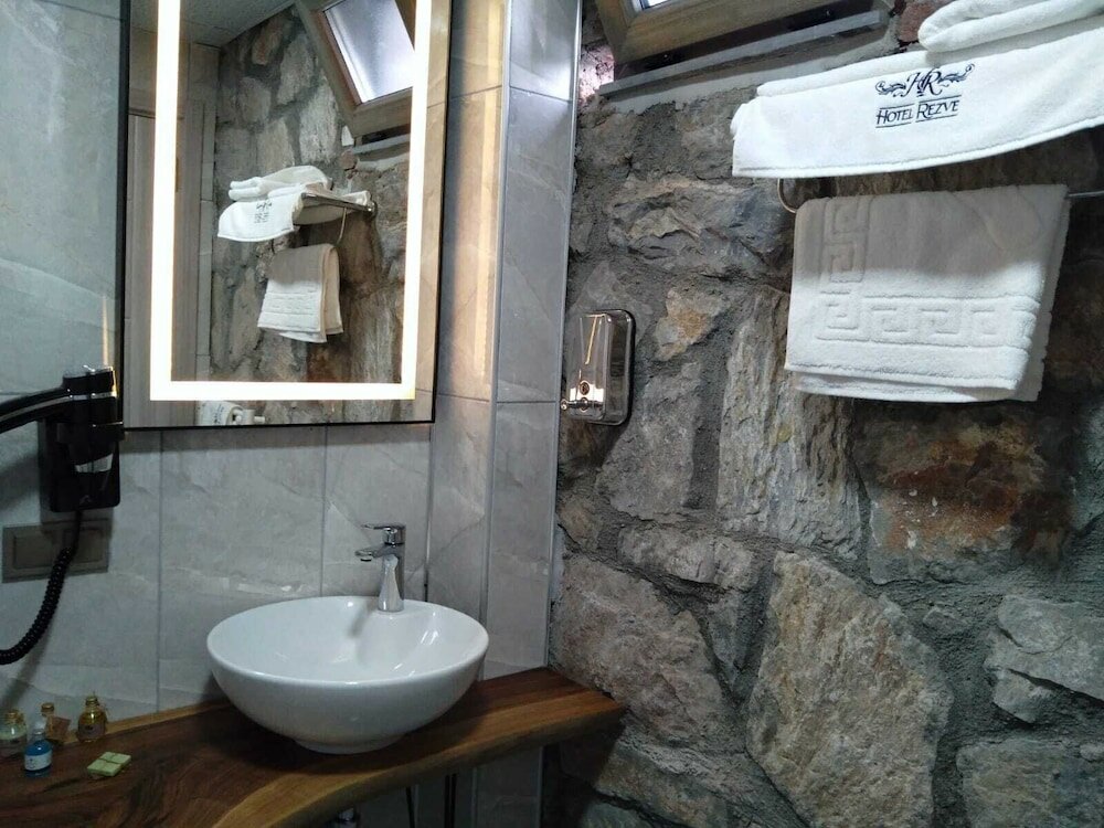 Фото Hotel Rezve