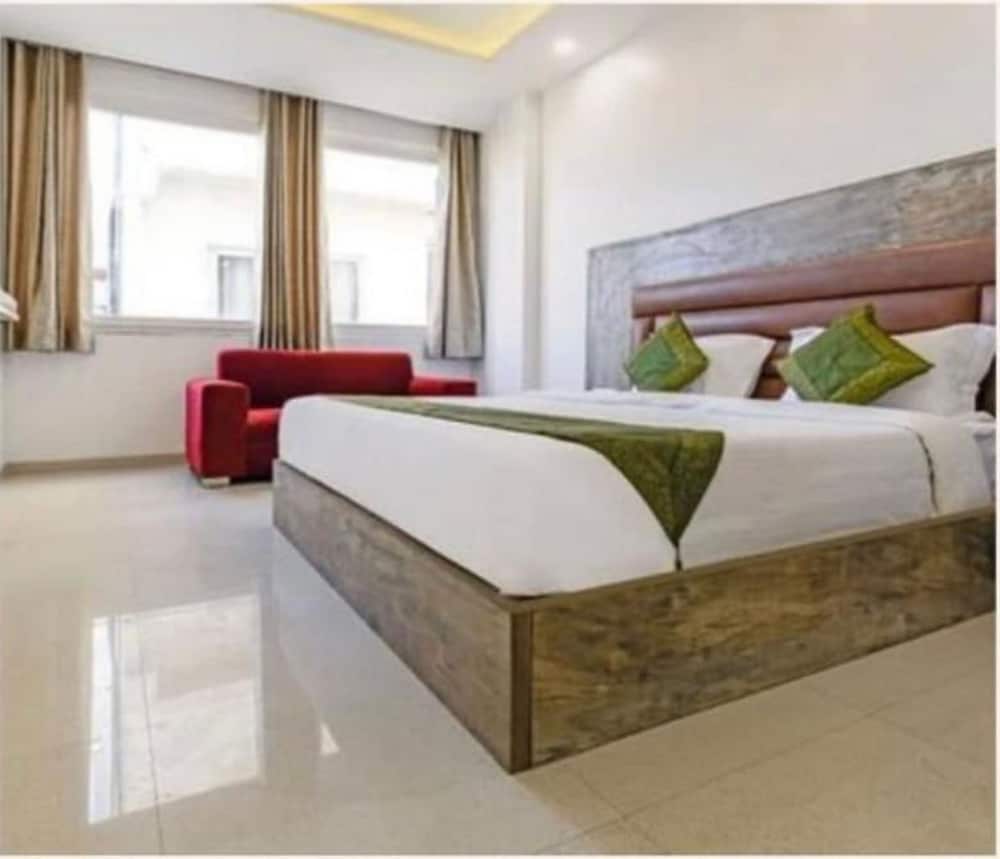 Фото Gracious by Vishesh Hotels & Home Stay