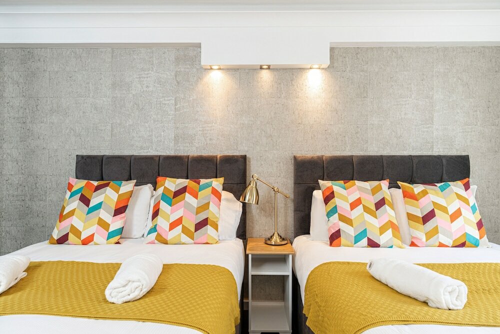 Фото Elegant 3 Bedrooms Apartment Near Hyde Park & Oxford St