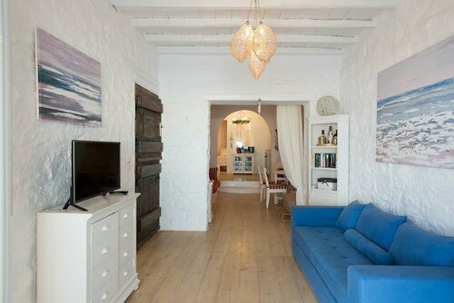 Гостиница Elegant villa with ocean views & 2 pools