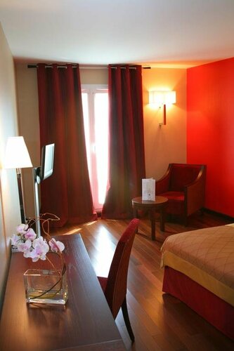 Гостиница Hôtel de Berny в Антони