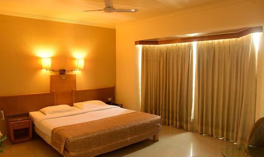 Фото Hotel Orchard Pune