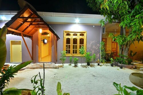 Гостиница New Moon Village на Атолле Алиф-Алиф