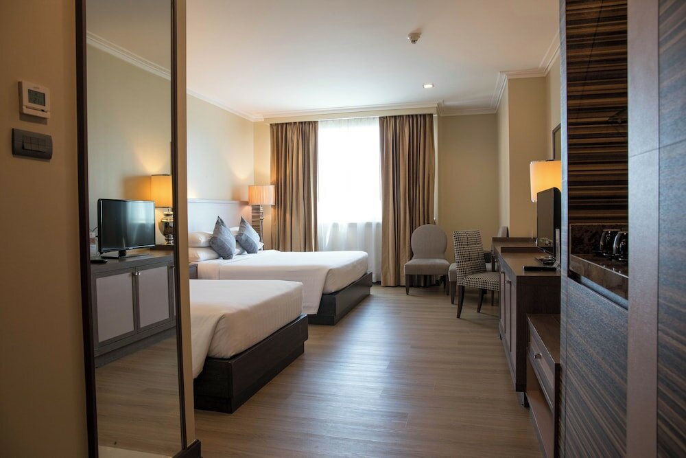 Фото The Berkeley Hotel Pratunam