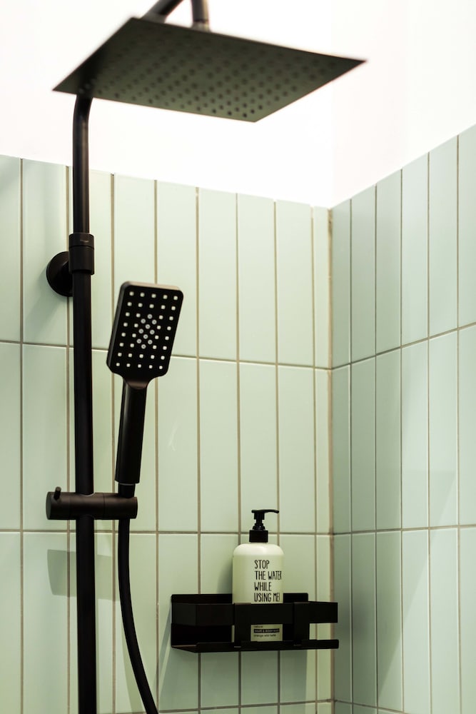 Фото Urban Jungle Apartments