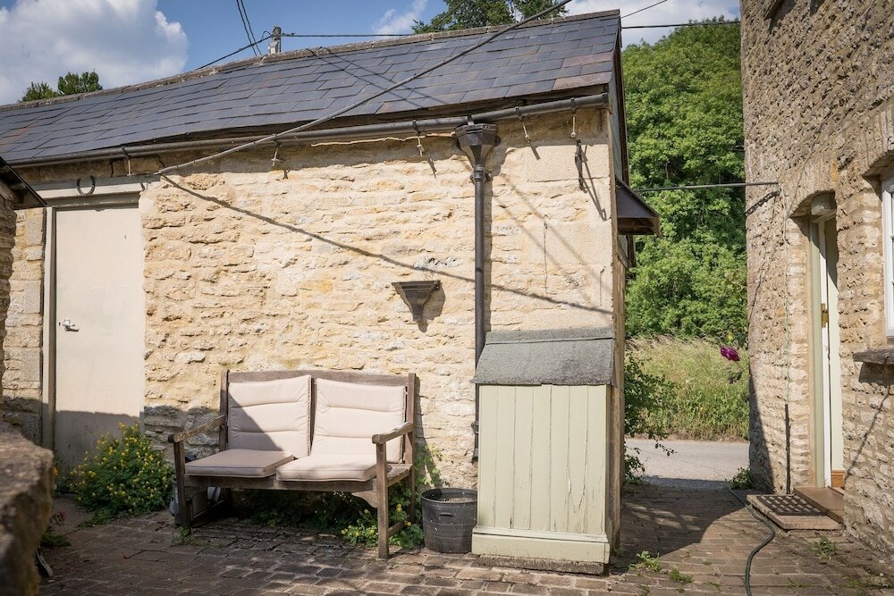 Фото Stunning 2-bed Cottage in Fordwells