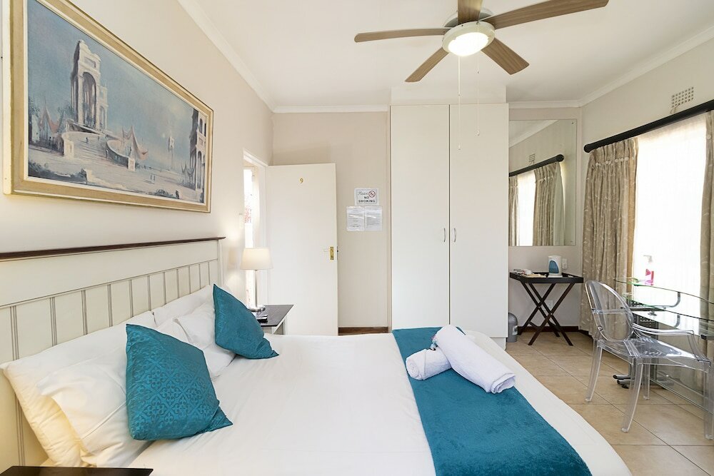 Фото The Lakehouse Guest House