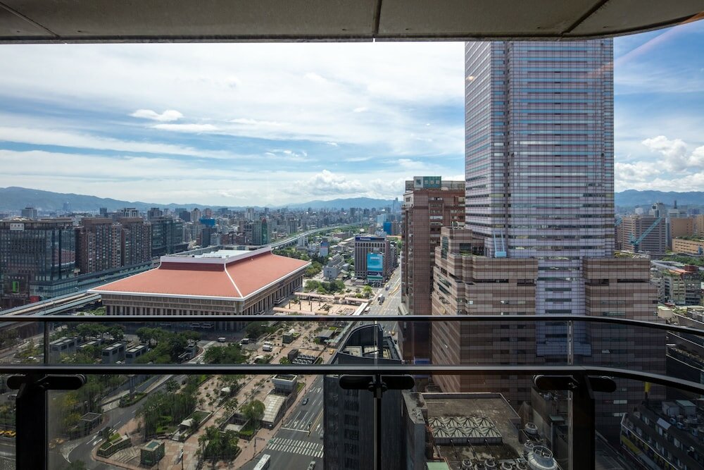 Фото Roaders Plus Hotel Taipei Station