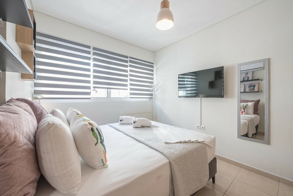 Фото Elegant Home With Balcony by Cloudkeys