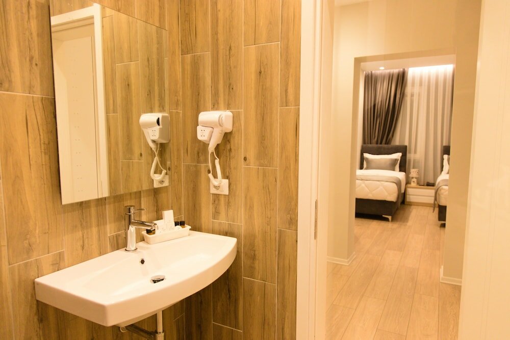 Фото Emerald Boutique Hotel