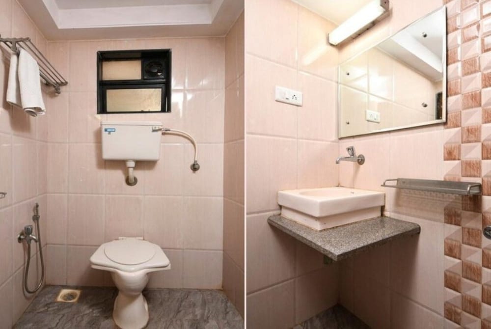 Фото IROOMZ Hotel Shree Krishna Palace