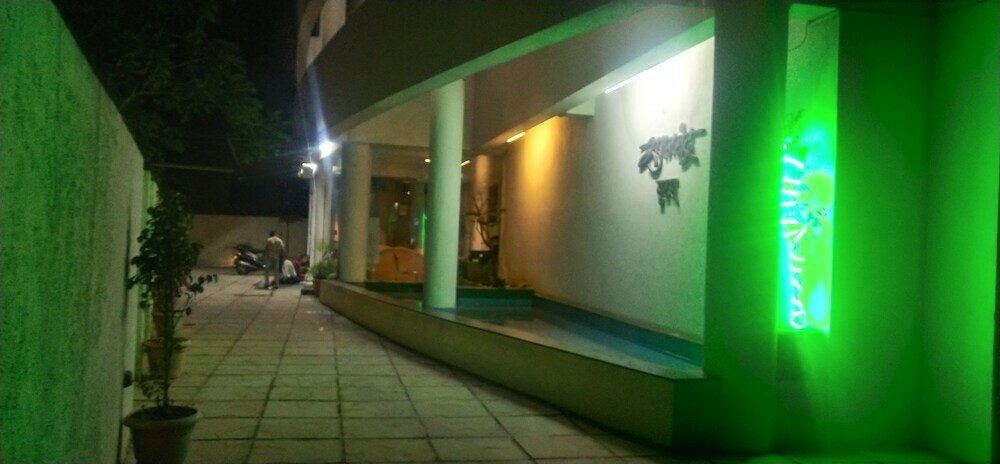 Фото Hotel Sumanchandra Suites