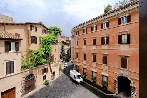 Апартаменты Wonderful Apartment With Balcony in Piazza Margana в Риме