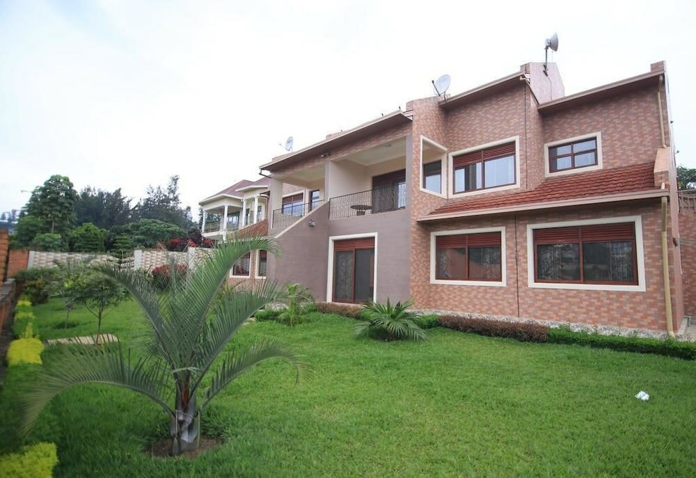 Фото Um Apartments