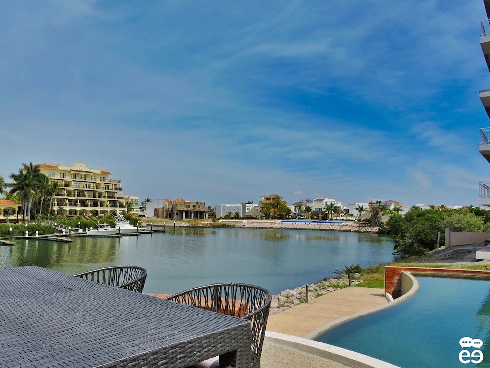 Фото Lujoso departamento con vista a la marina