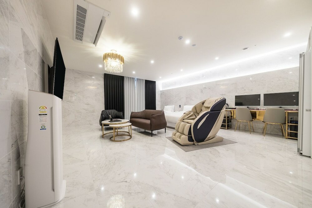 Фото Hotel Four Star