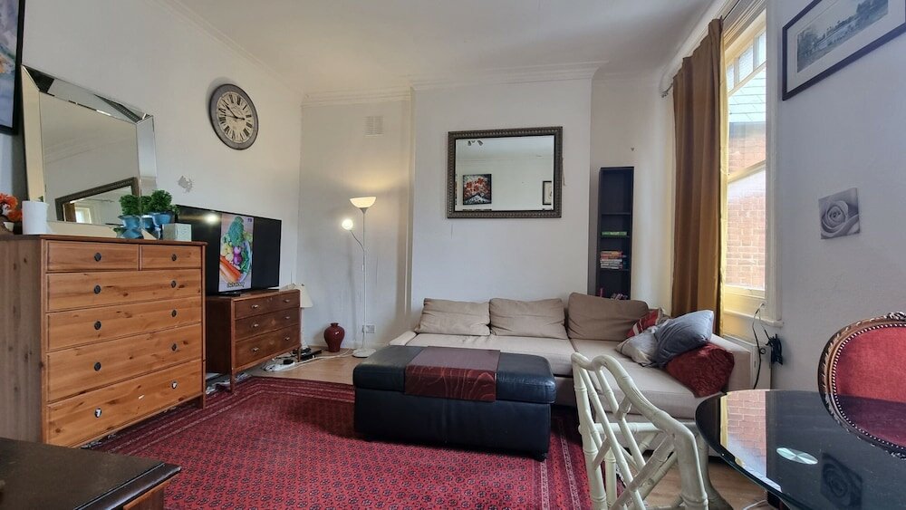 Фото Extra Large One Bedroom Flat With Parking