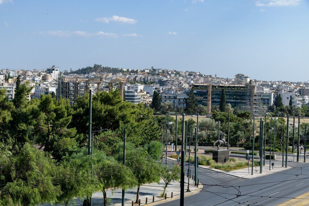 Фото Lush Sapphire apt in the heart of Athens