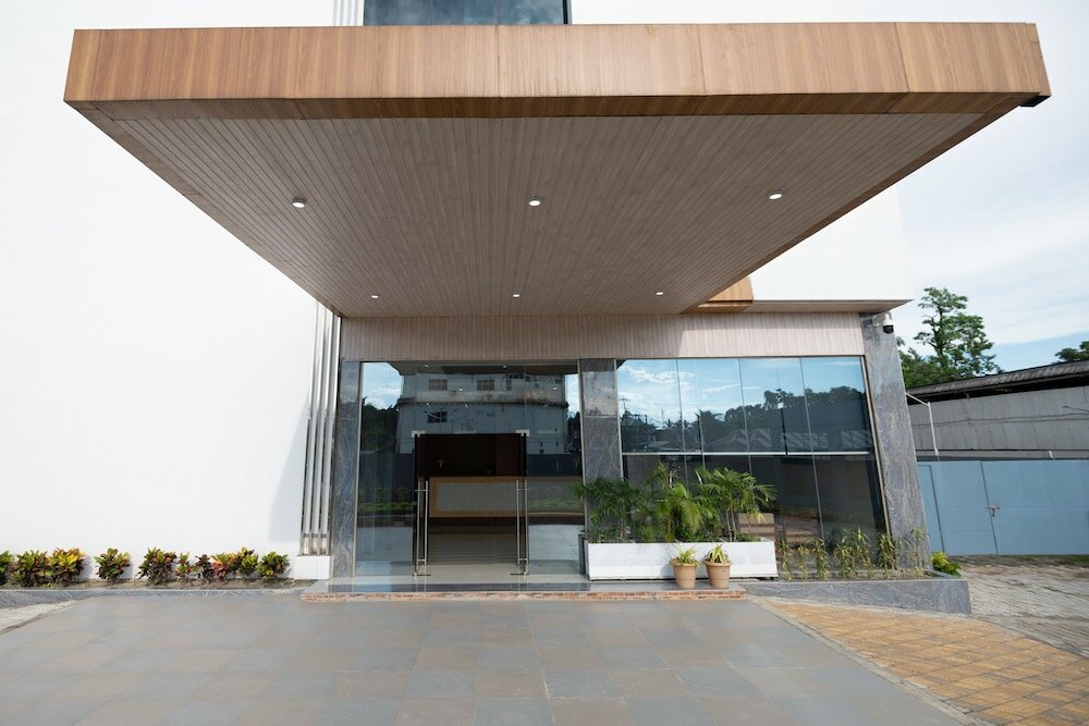 Фото Pushkara Sarovar Portico Dibrugarh