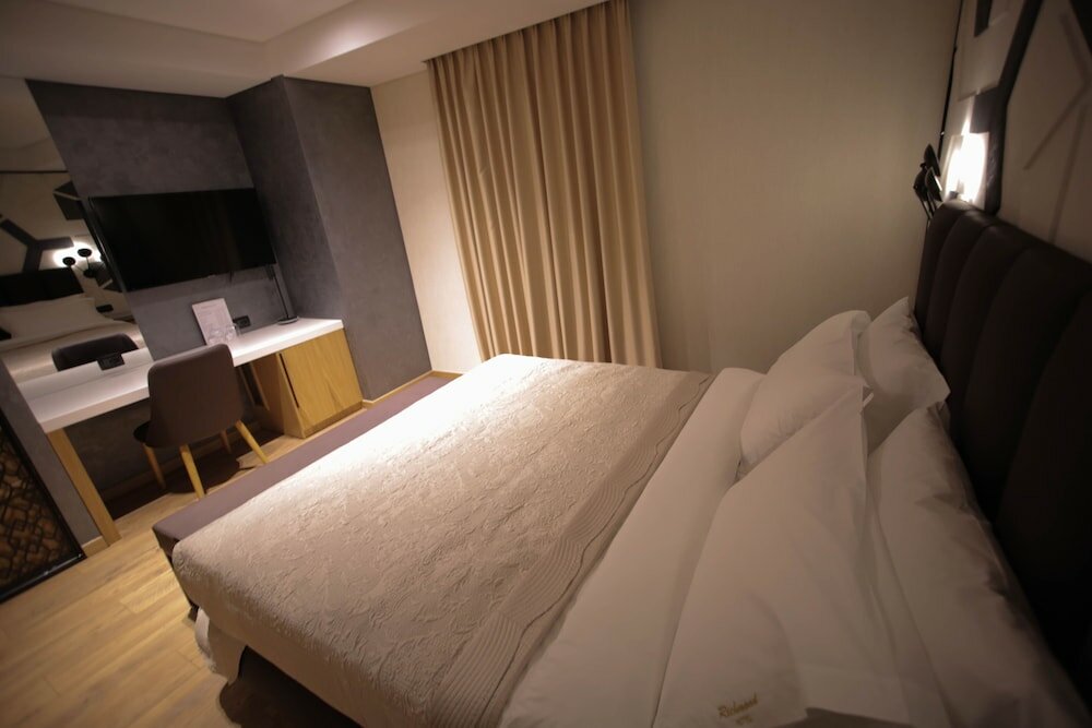 Фото Richmond Hotel