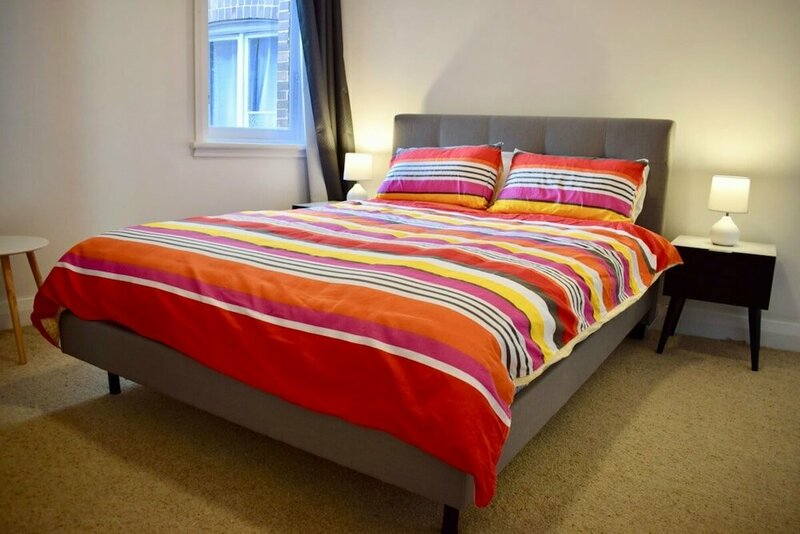 Гостиница Cosy 3 Bedroom Apartment In Trendy Haberfield в Сиднее