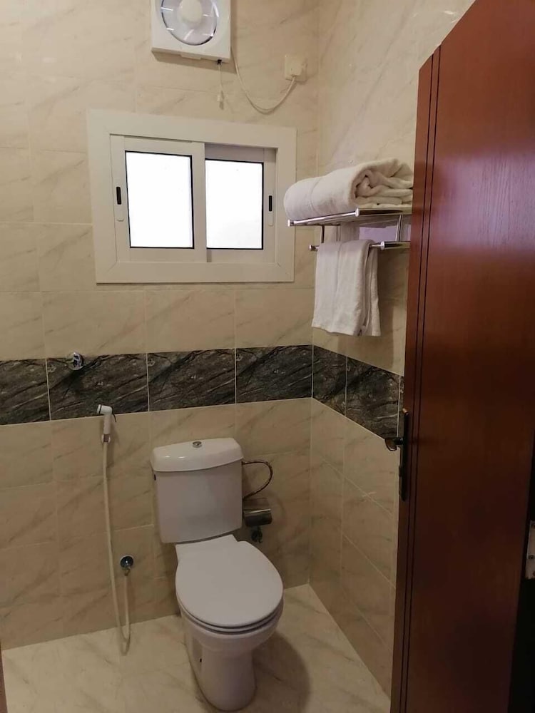 Фото Iwan alandalusia hotel suites AlRehab