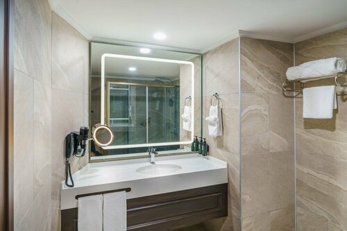 Гостиница Ramada Plaza Silivri by Wyndham в Силиври